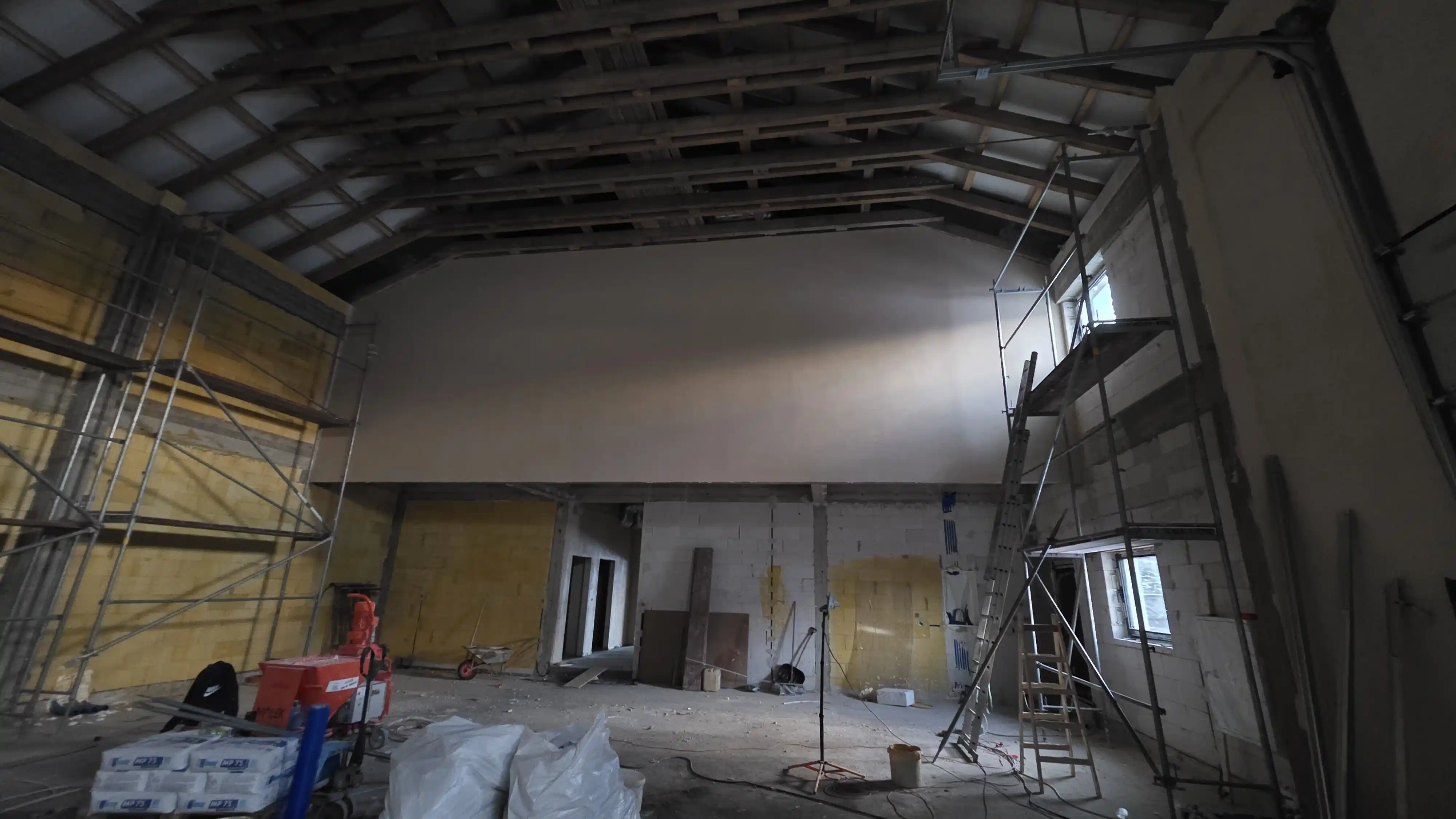 Przykładowa realizacja tynku maszynowego wewnętrznego — SzaTynki